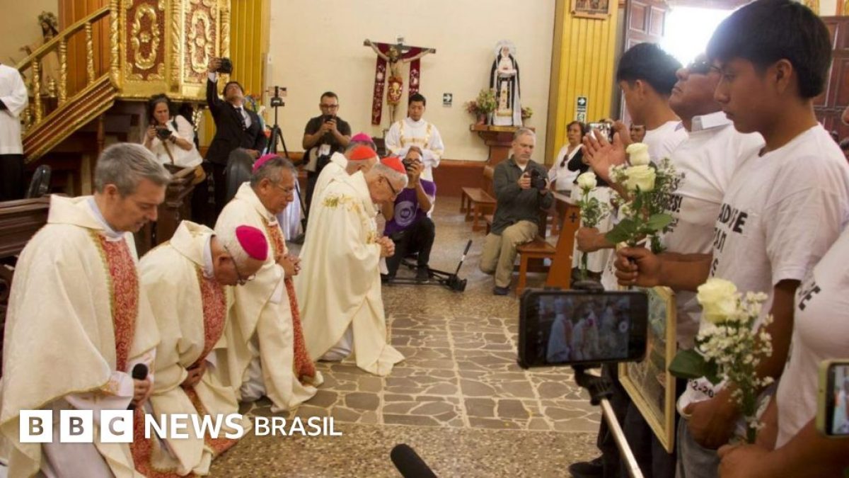 Vaticano se ajoelha e pede perdão a camponeses do Peru por roubo de terras ligado a grupo religioso