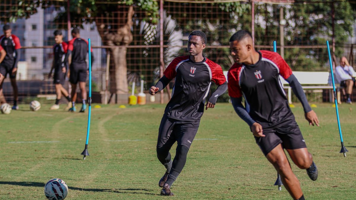 Matheus Sales substitui Maciel no Botafogo-SP contra o Vila Nova