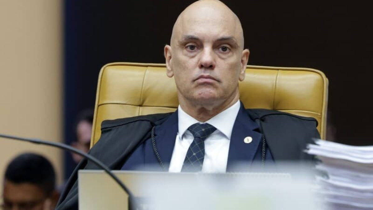 Moraes cita "falta grave" e aciona PGR sobre domiciliar de Bolsonaro