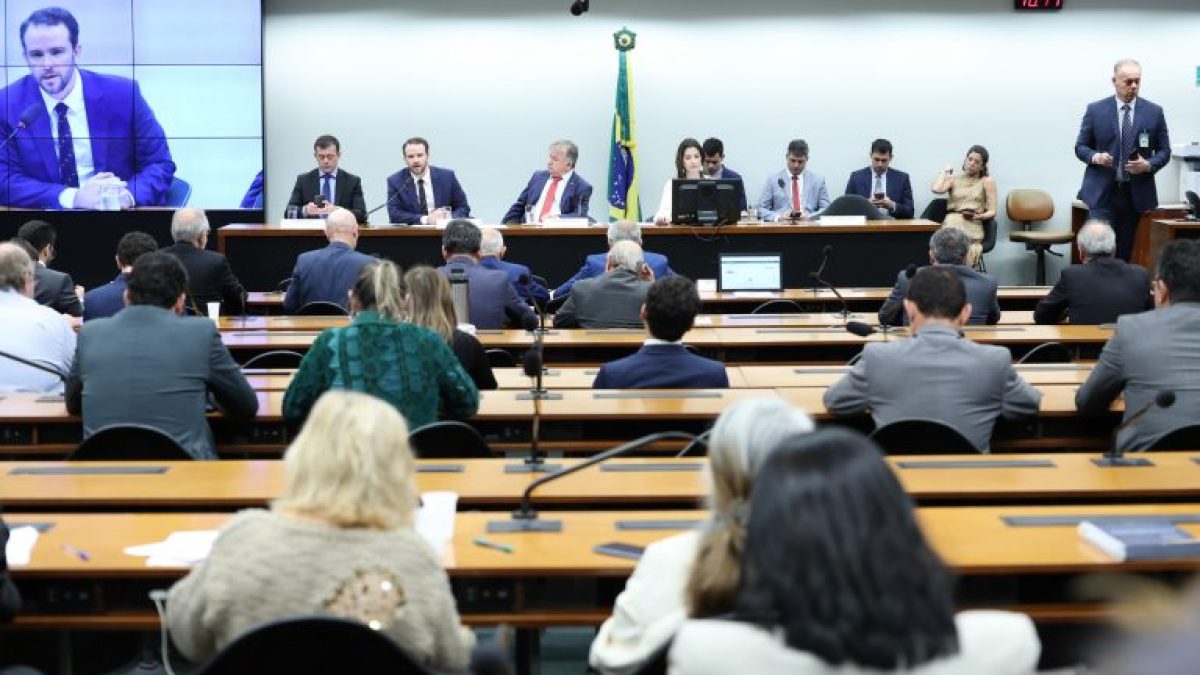 Ministro da Fazenda defende restrições em projetos que aumentam gastos públicos