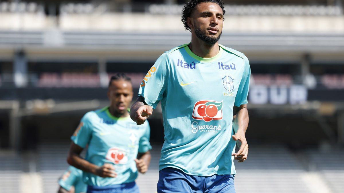 Éderson celebra convocação para a Copa do Mundo após lesão de Wesley