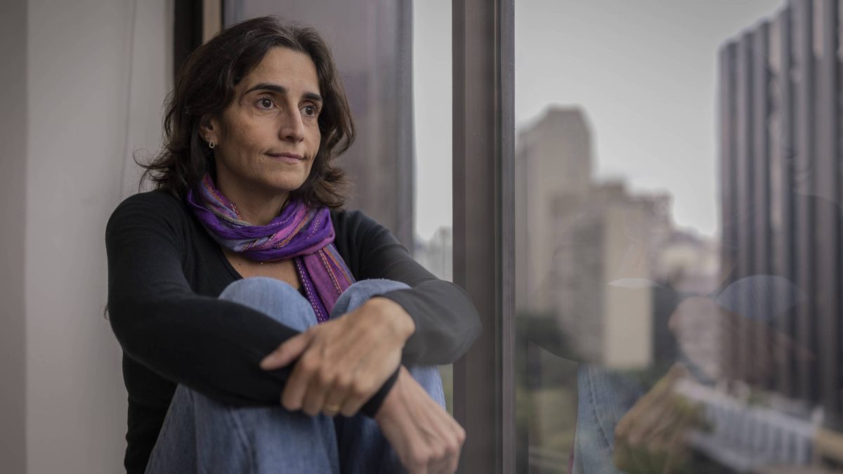 Desigualdade de gênero no trabalho eleva sobrecarga emocional de mulheres já exaustas com tarefas domésticas