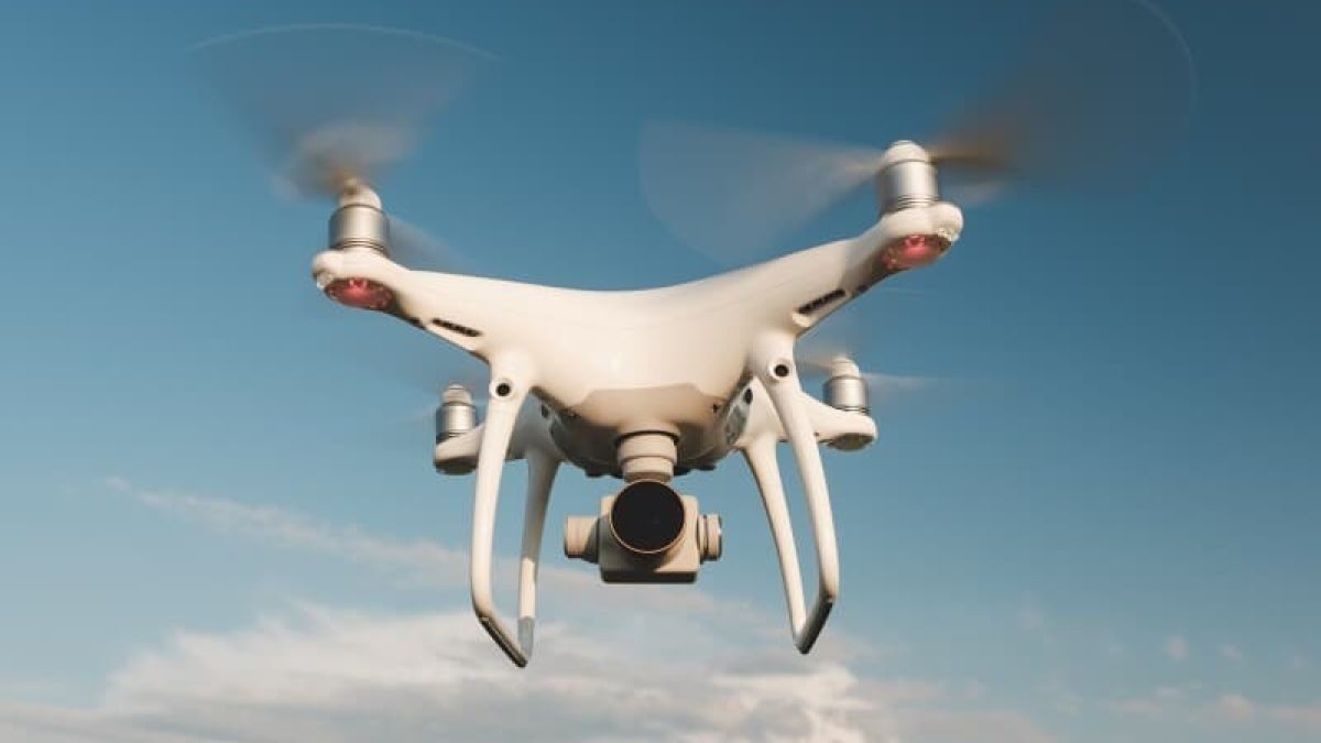 Projeto de Kim Kataguiri cria novos crimes e endurece penas para uso irregular de drones