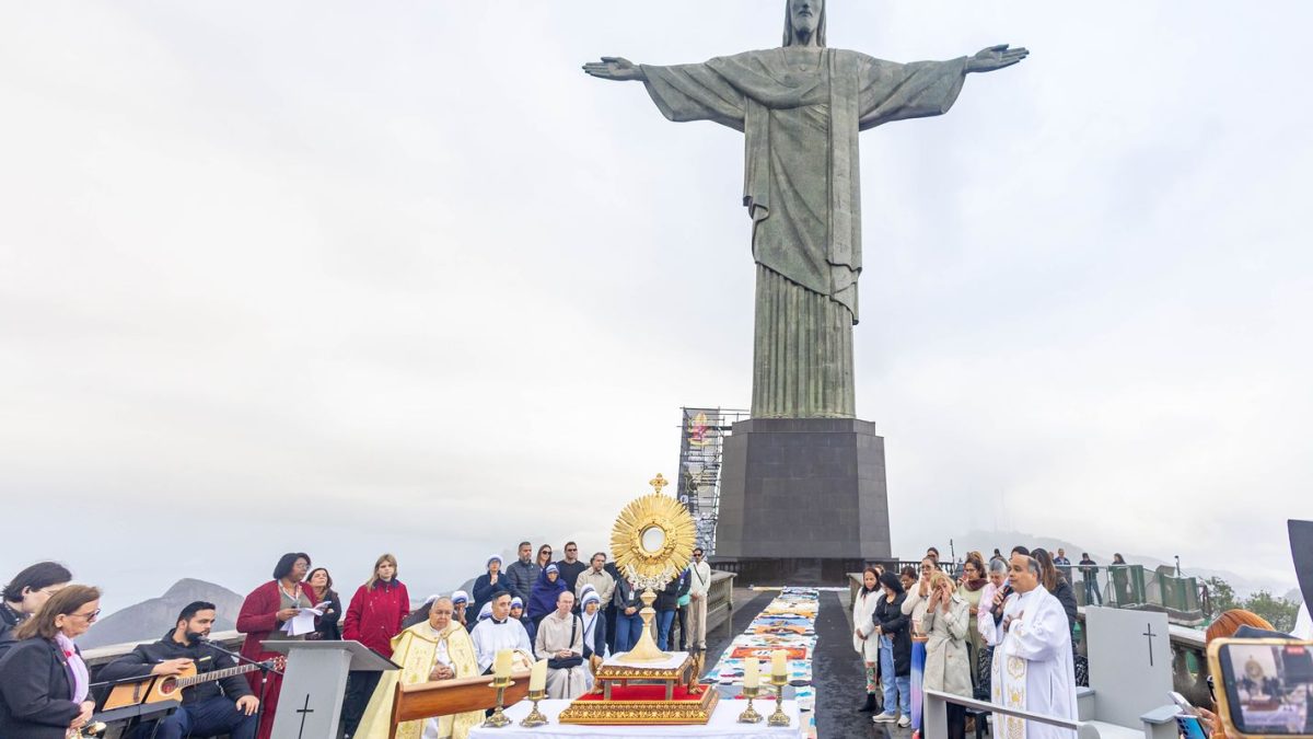 Cristo Redentor inova com tapete de patchwork no Corpus Christi 2026