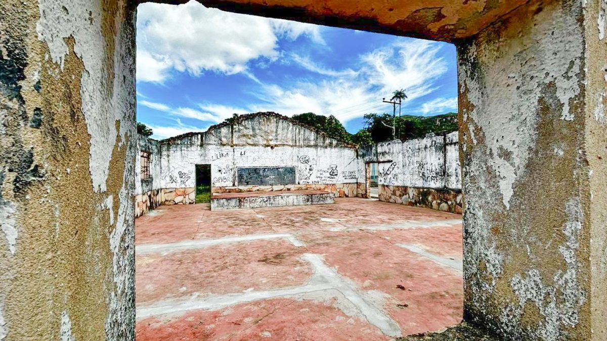 Mostra de arte quilombola transforma antiga cadeia em palco cultural em Cavalcante (GO)