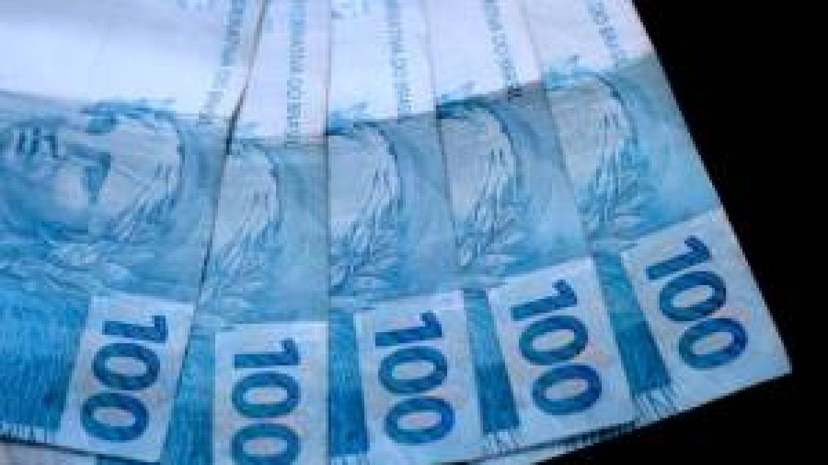 Taxas dos DIs têm baixas firmes após Tesouro cancelar leilão de NTN-B