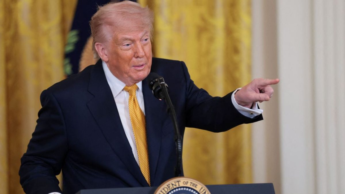 Trump anuncia acordo com Irã e fim do bloqueio naval dos EUA