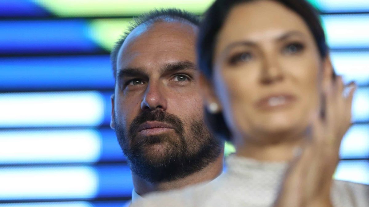 Eduardo Bolsonaro provoca Michelle e confirma aliança com Ciro Gomes: “não se faz política com o fígado”