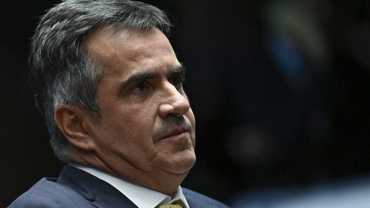 Mendonça volta a impor sigilo em investigação envolvendo Ciro Nogueira