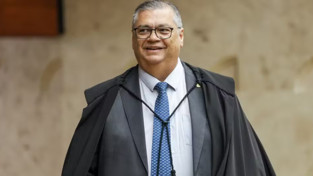 Flávio Dino mantém remoção de vídeo ofensivo de vereador contra ex-prefeito de Manaus