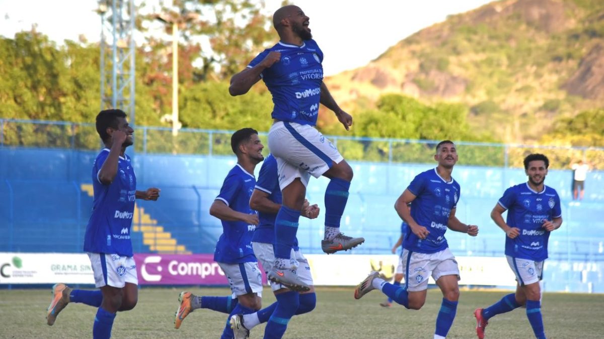 Soriano destaca controle de desgaste após vitória do Vitória-ES na Série D: "é uma decisão de 180 minutos"