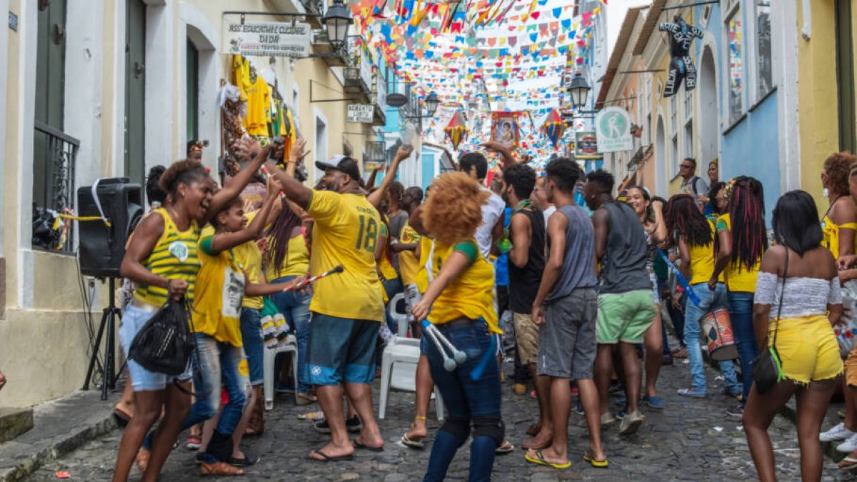 Brasil com S: música criada com inteligência artificial vira fenômeno da Copa
