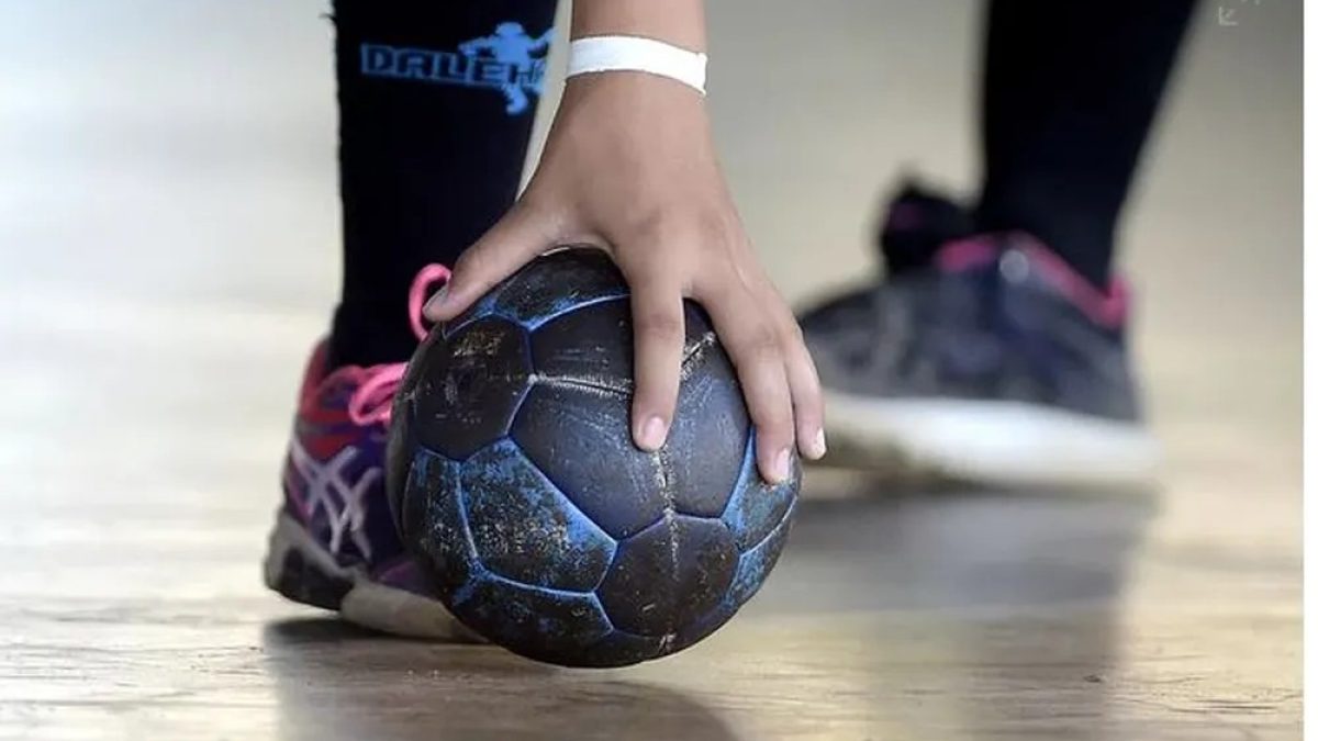 Aberto de Handebol tem W.O. no feminino e segunda vitória do Handfamília no masculino