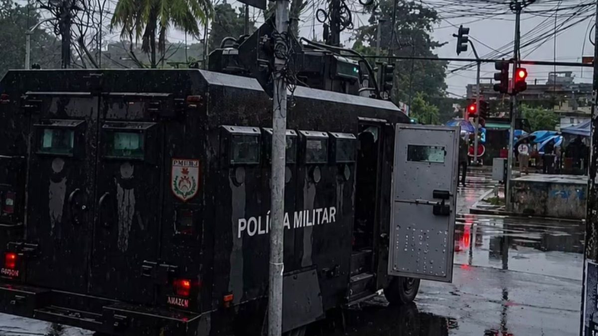Guerra entre milícia e tráfico: drone com granada atinge casa em comunidade no Rio