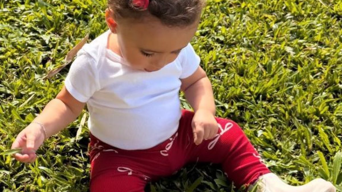 Bruna Biancardi celebra 11 meses da filha com Neymar: 'Está passando tão rápido'