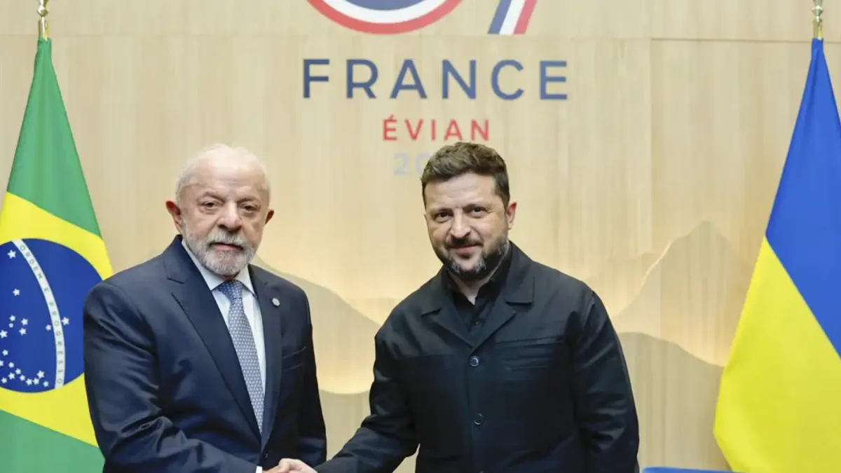 Lula e Zelensky discutem saída diplomática para guerra na Ucrânia em encontro no G7