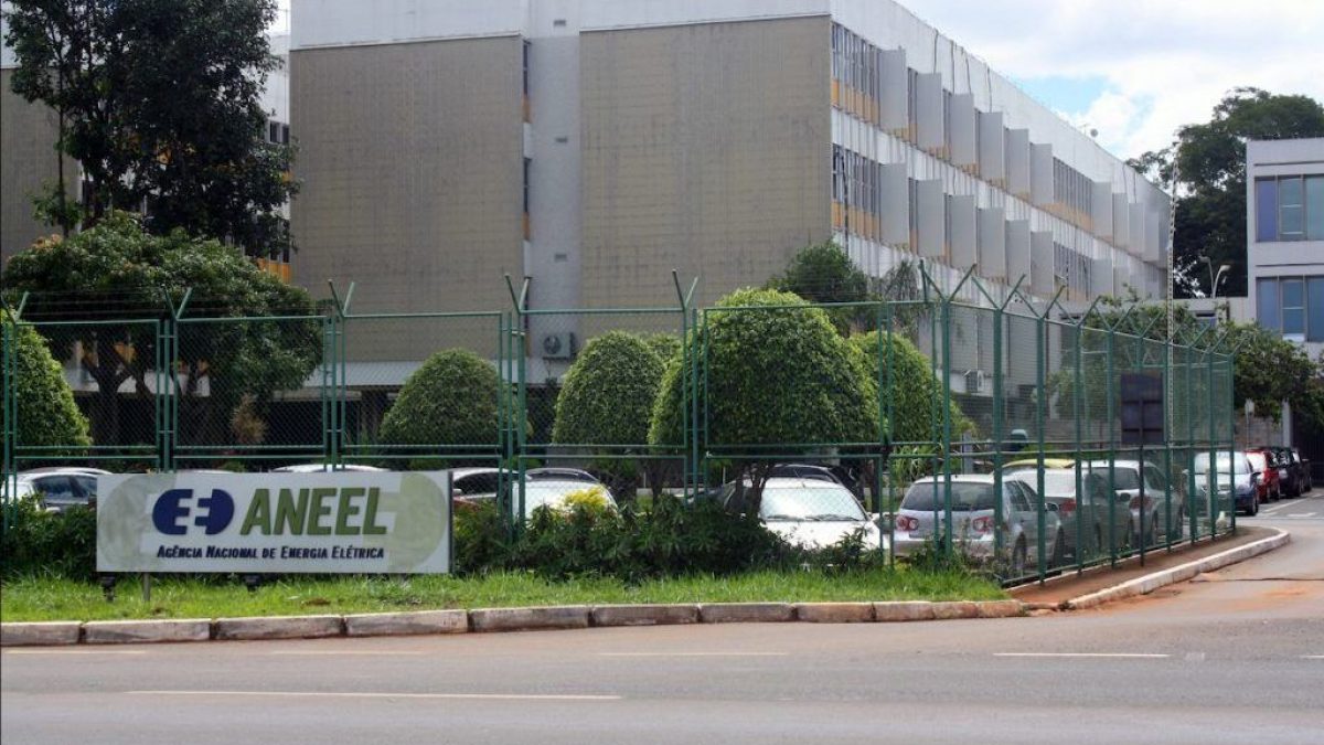 Aneel projeta aumento de até R$ 2,3 bilhões na conta de luz com contratos do Lrcap até 2027
