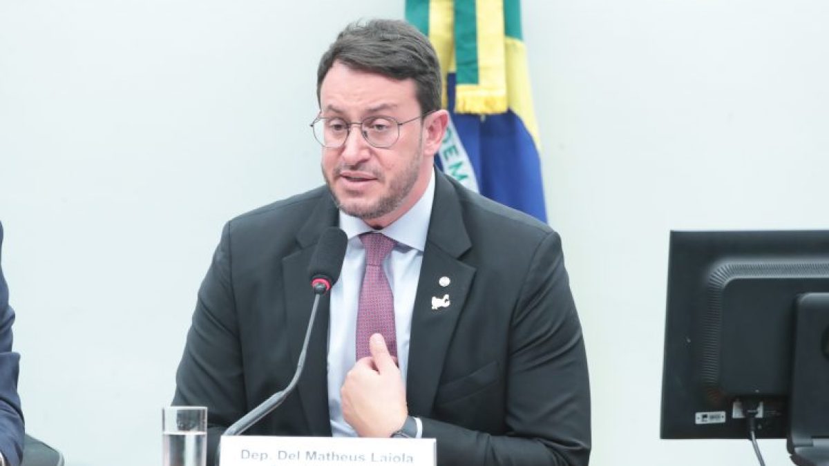 Comissão aprova projeto com regras para bem-estar de animais em produções audiovisuais
