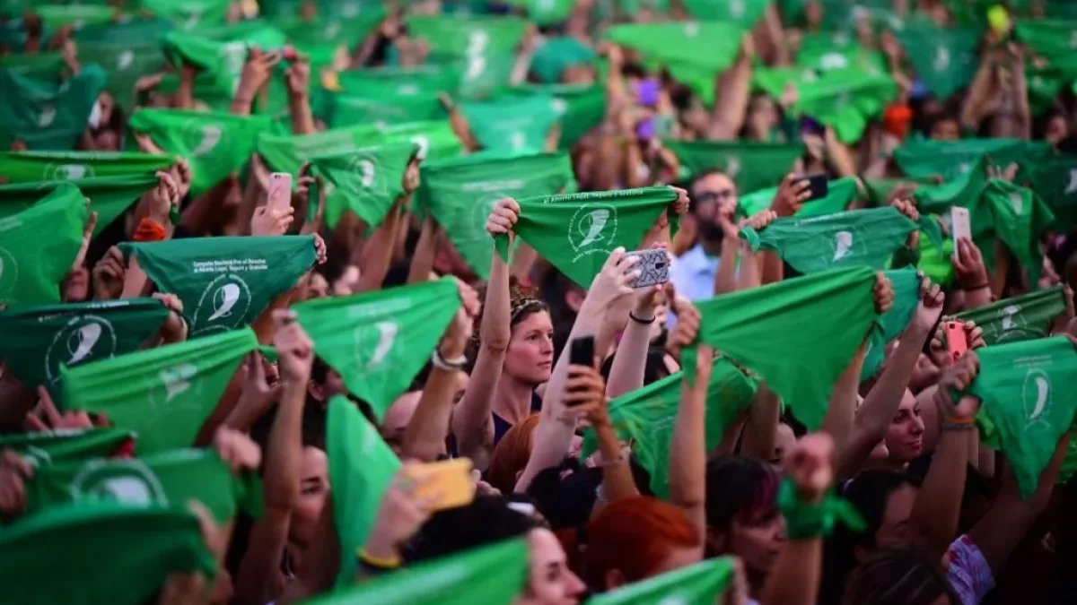 Profissionais de saúde criticam decreto que restringe aborto legal para crianças vítimas de estupro